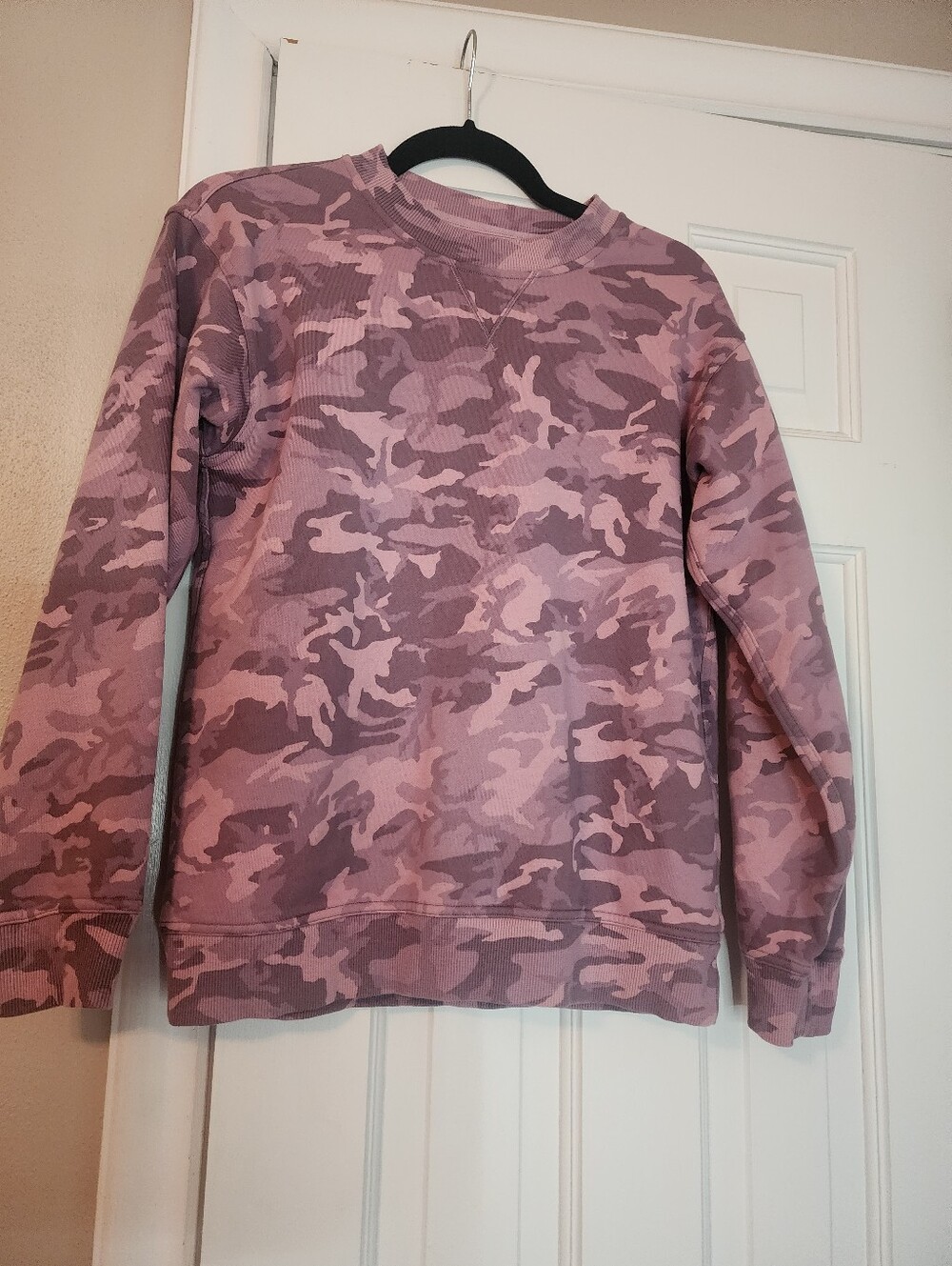 Lululemon Pink Camo Crew